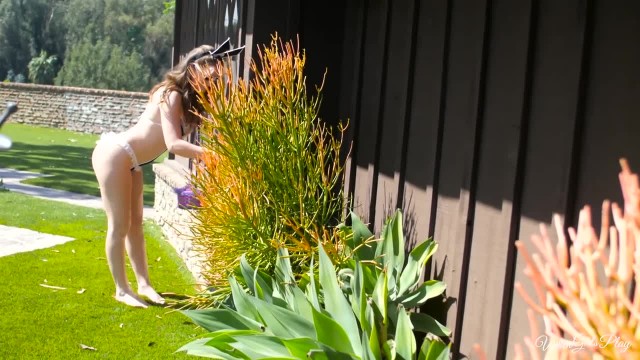 Телочки лесбиянки теребят друг другу мокрые киски - #1