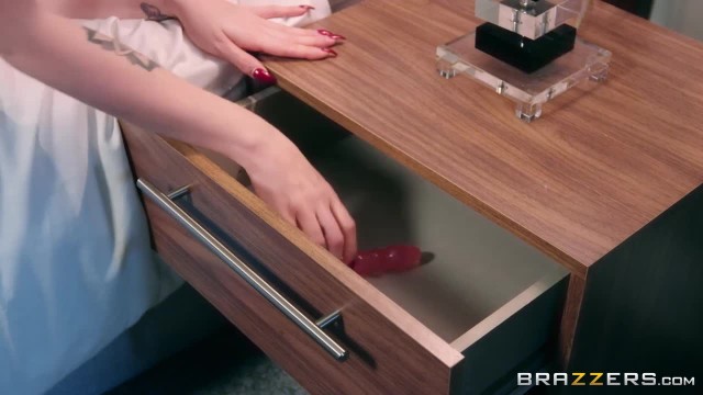 После минета молоденькая блядь трахается с преступником - #1