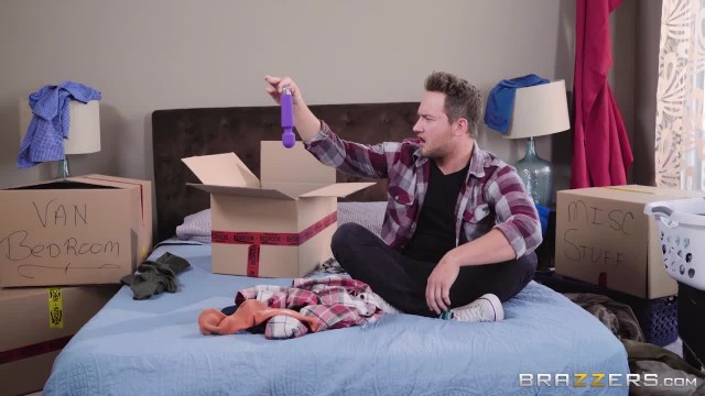 Зрелая бабенка с большими сиськами соблазнила своего пасынка - #2