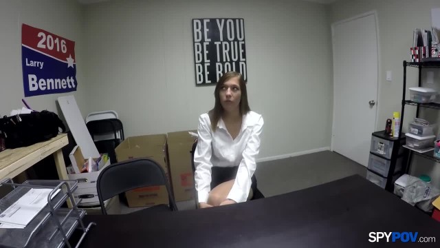 Девушка на видео камеру сосет член и трахается с незнакомцем - #1