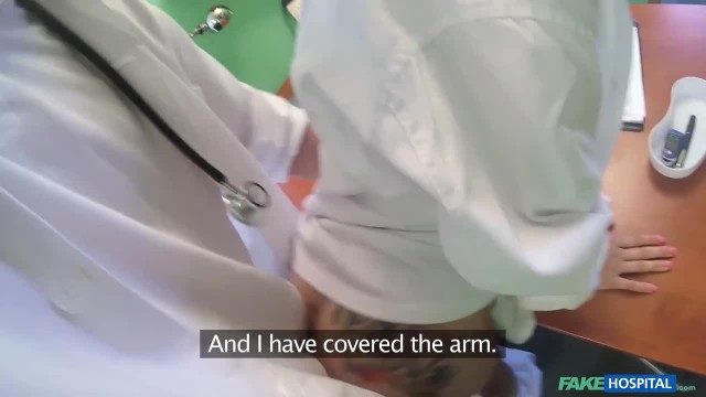 Медсестра в кабинете доктора сосет член и трахается на столе - #6