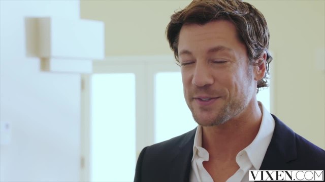 Бизнесмен вылизал киску брюнетки и вставил елдак - #2