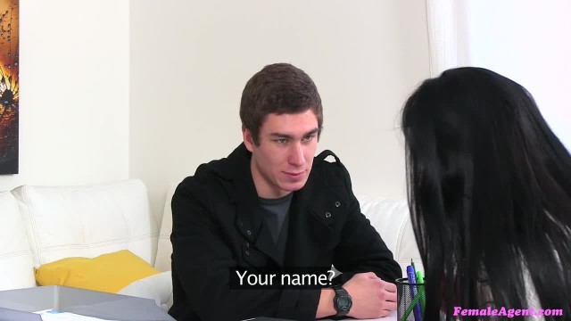 Парень подставил член для минета и вошел в вагину девушки - #1