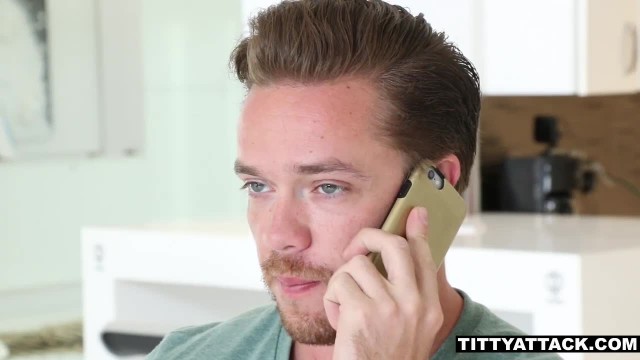 Грудастая лярва в чулках трахается со своим мужиком - #1