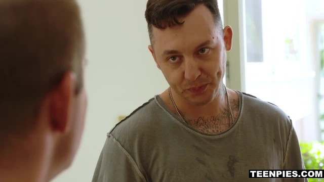 Страстная мулатка в душе дает себя трахать в киску - #1